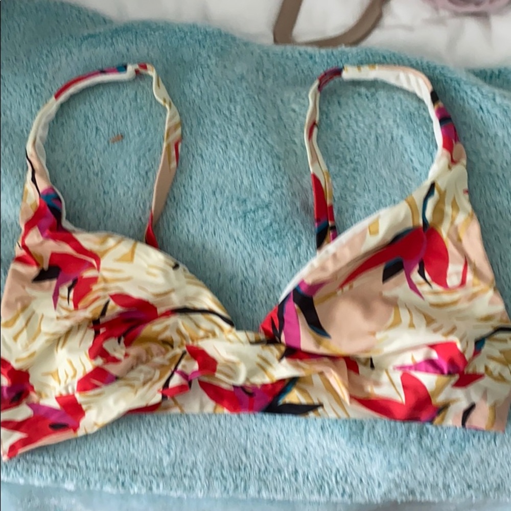 Billabong bikini top